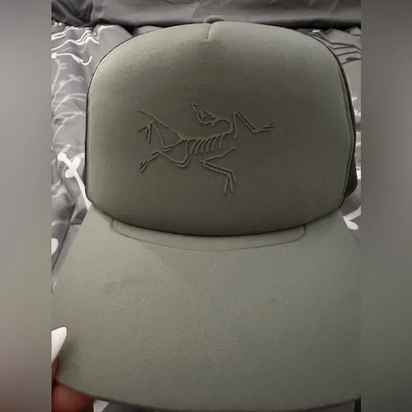 Arc'teryx Green sleek snap back ball cap - Picture 2 of 5